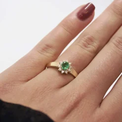 CHRISTOFFERSEN JEWELLERY ROSET RING 14 KARAT MED SMARAGD OG BRILLANTER - 5070256G-SM