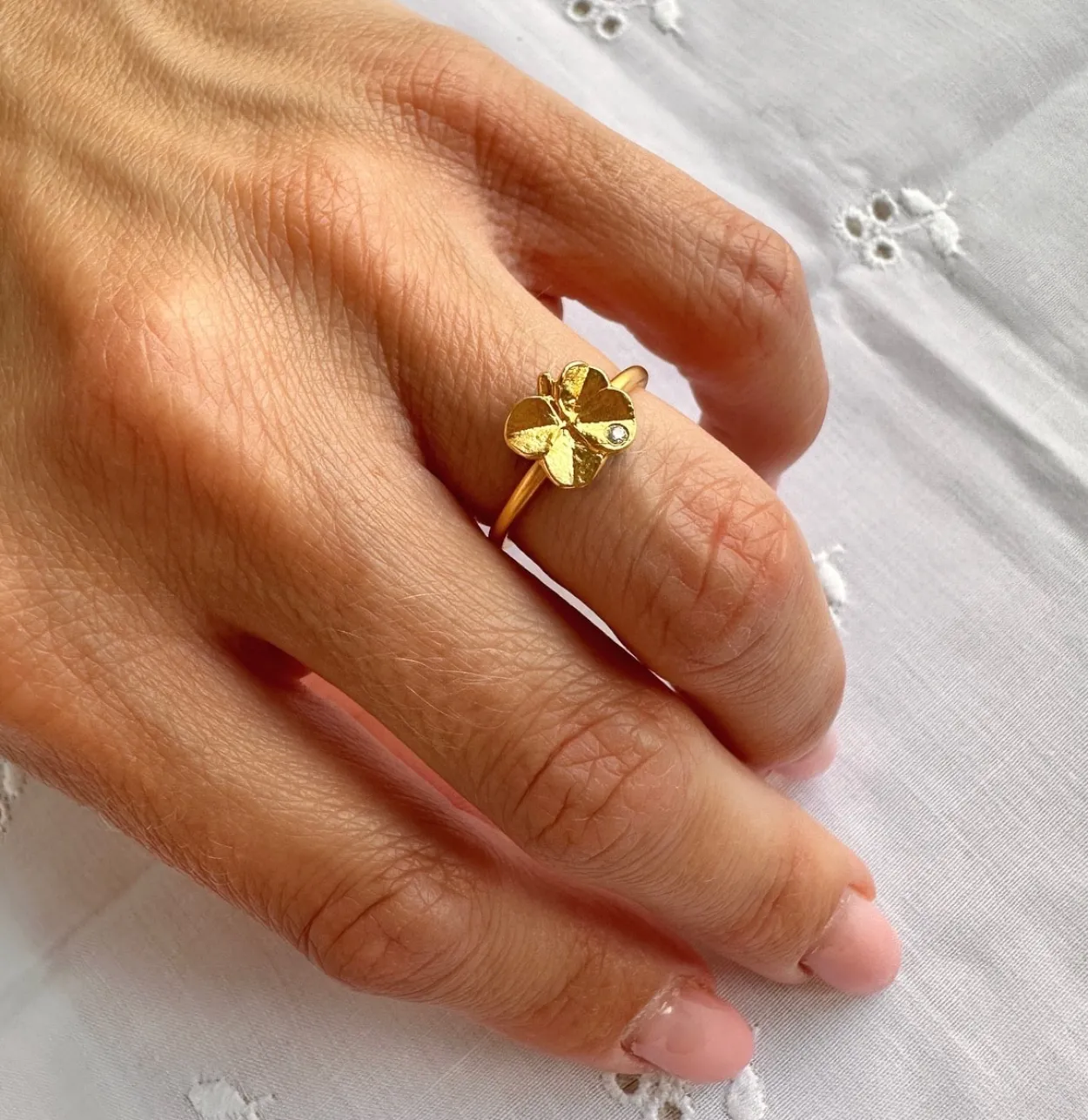 FLORA DANICA FIRKLØVER RING 18 KARAT GULD LILLE - FLC-RI-18K-G