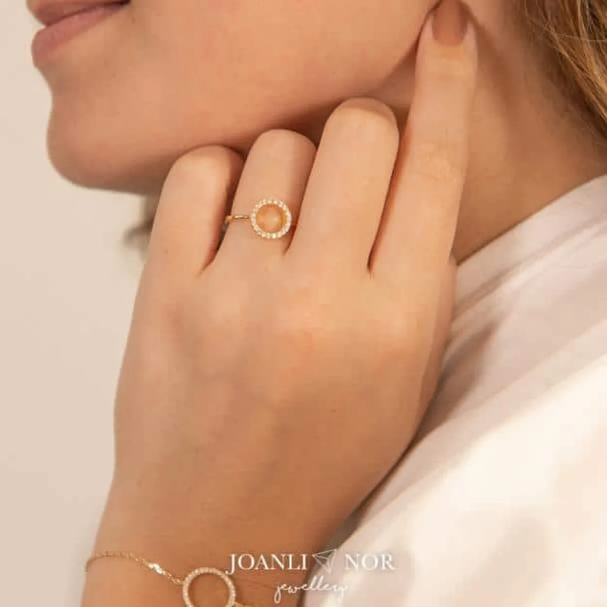 JOANLI NOR ANNANOR RING SØLV FORGYLDT 10 MM CIRKEL MED ZIRKONIA - 104503459
