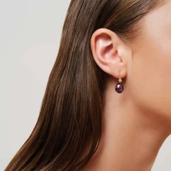 JULIE SANDLAU OFELIA ØRERINGE I FORGYLDT SØLV MED AMETHYST KRYSTAL - HKS780GDATCRCZ
