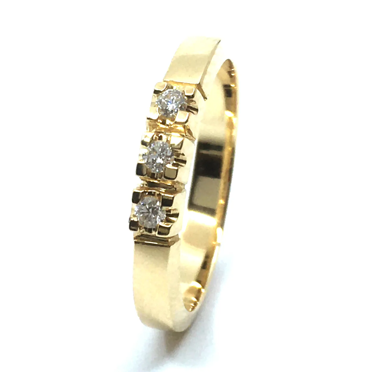14 KT. ALLIANCE RING GULD MED BRILLANT 3X0,03 CT. W/SI