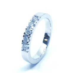 14 KT. ALLIANCE RING HVIDGULD MED BRILLANT 5X0,05 CT. W/SI