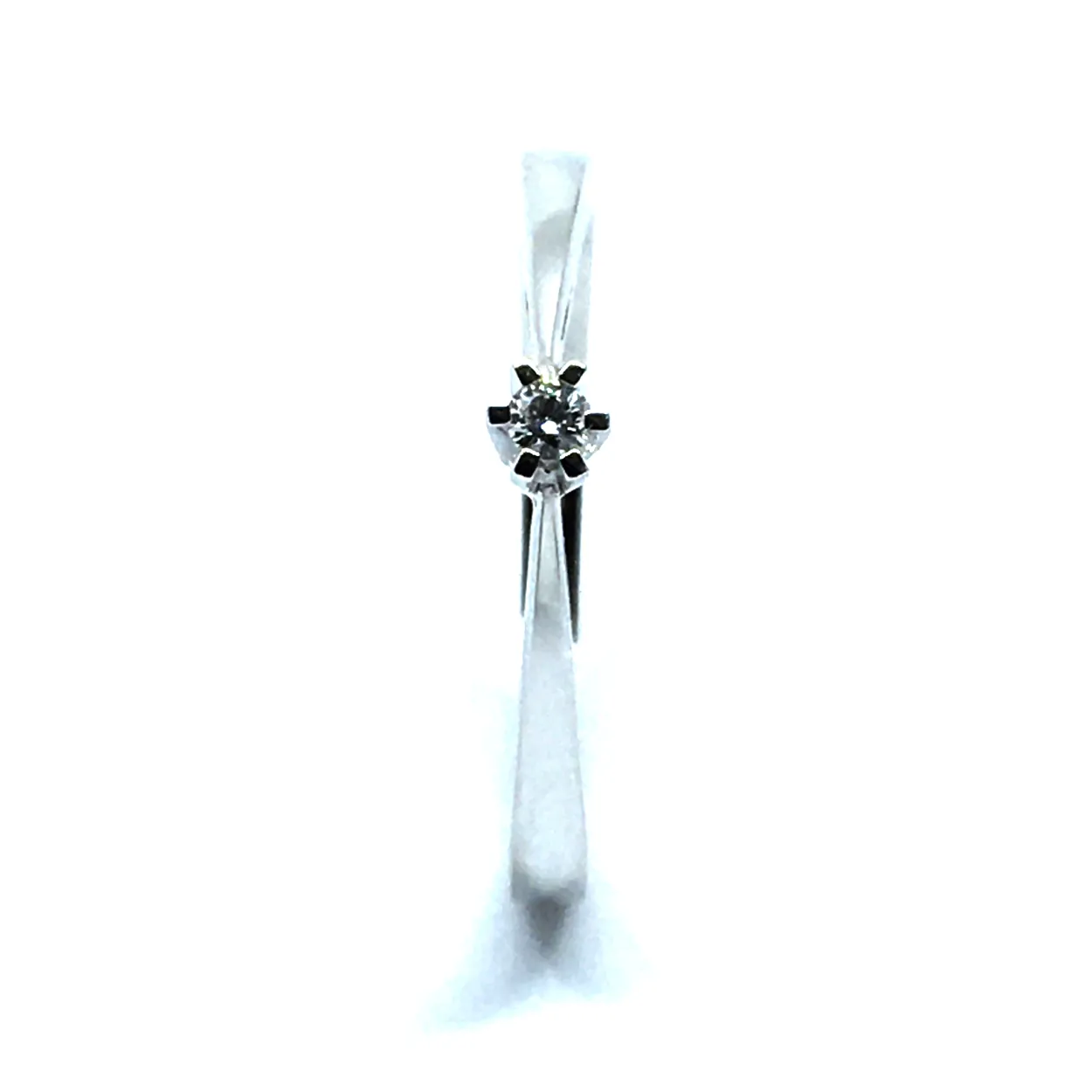 8 KT. HVIDGULD CARLA RING MED BRILLANT 0,03 CT. W/SI
