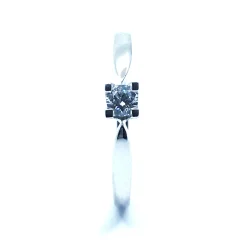 14 KT. HVIDGULD EVA RING MED BRILLANT 0,15 CT. W/SI