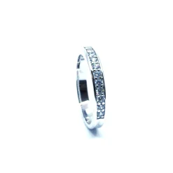 SØLV RING RHODINERET MED SYNETISKE ZIRKONIA